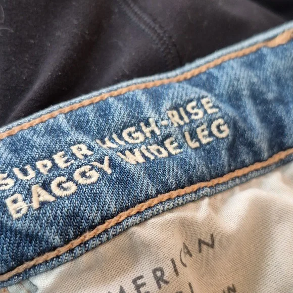 American Eagle Wide Leg Baggy Distressed Jeans Size 4 - Picture 7 of 7
